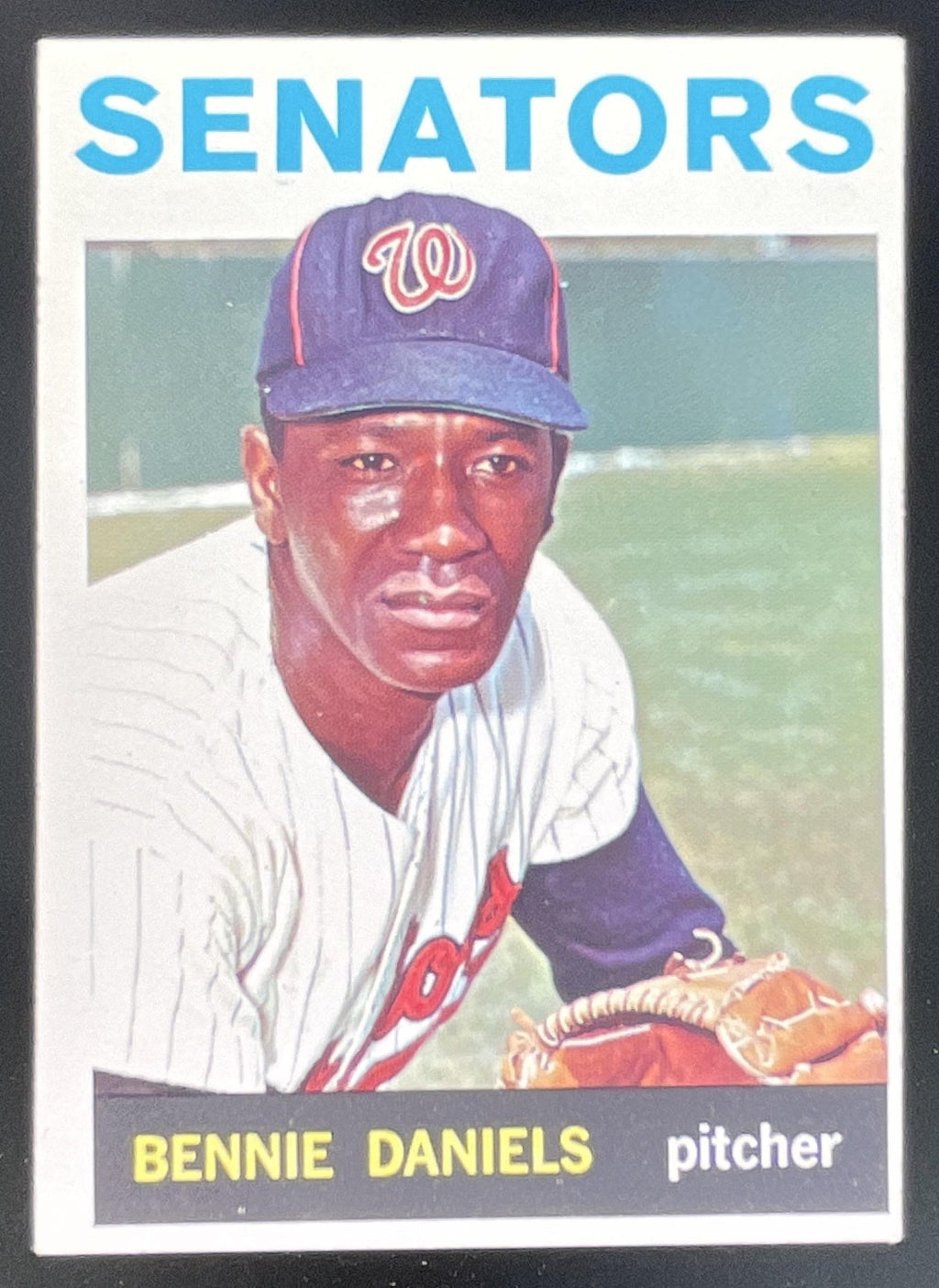 1964 Topps #587 Bennie Daniels product image 1, provided for visual reference and product detail review