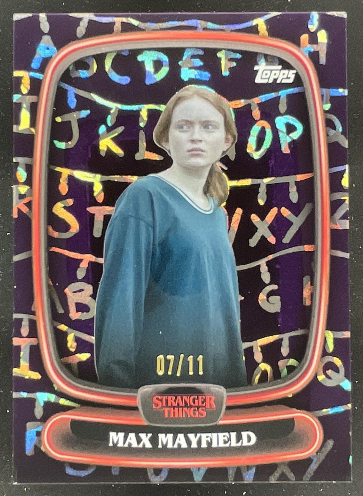 2025 Topps High Tek Stranger Things Xmas Lights Palace Purple Max Mayfield /11 product image 1, provided for visual