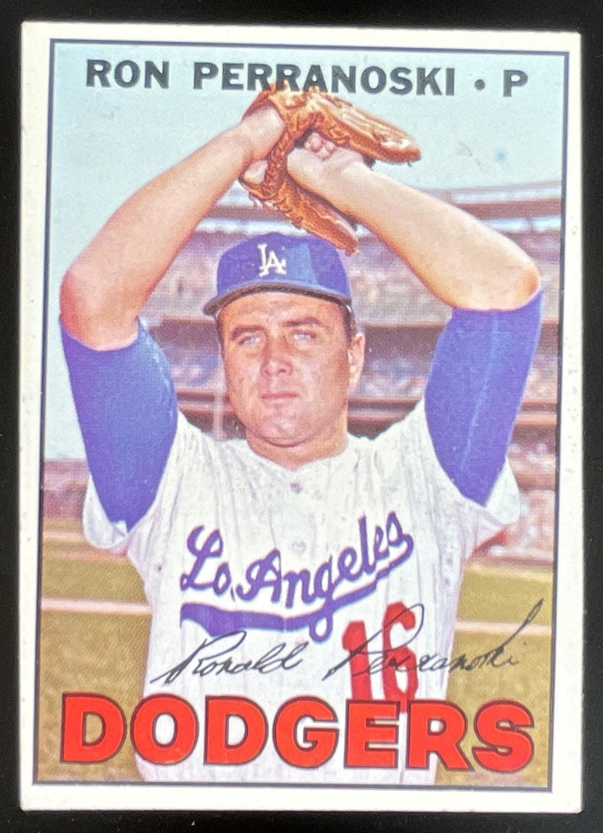1967 Topps #197 Ron Perranoski product image 1, provided for visual reference and product detail review