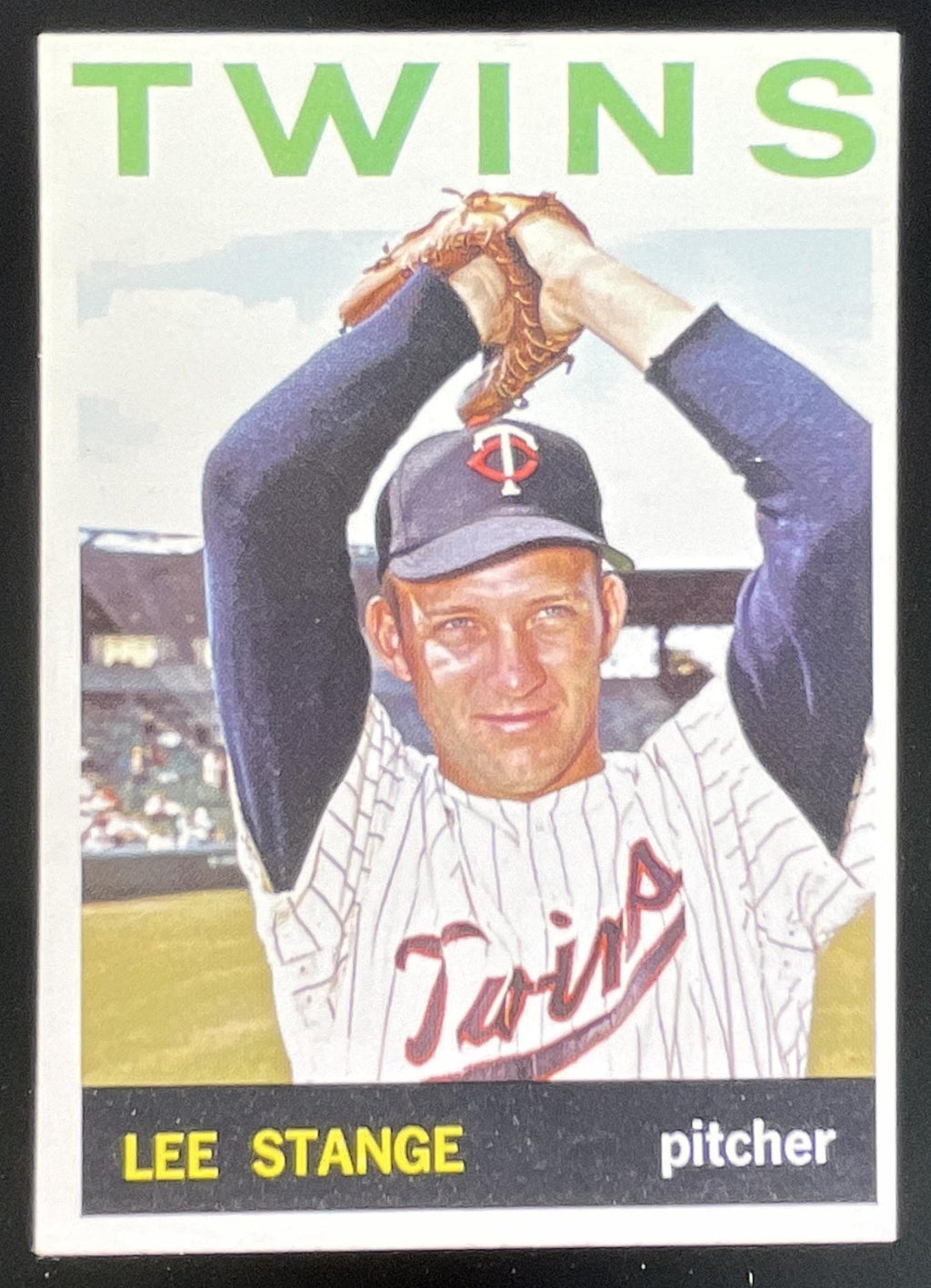 1964 Topps #555 Lee Stange product image 1, provided for visual reference and product detail review