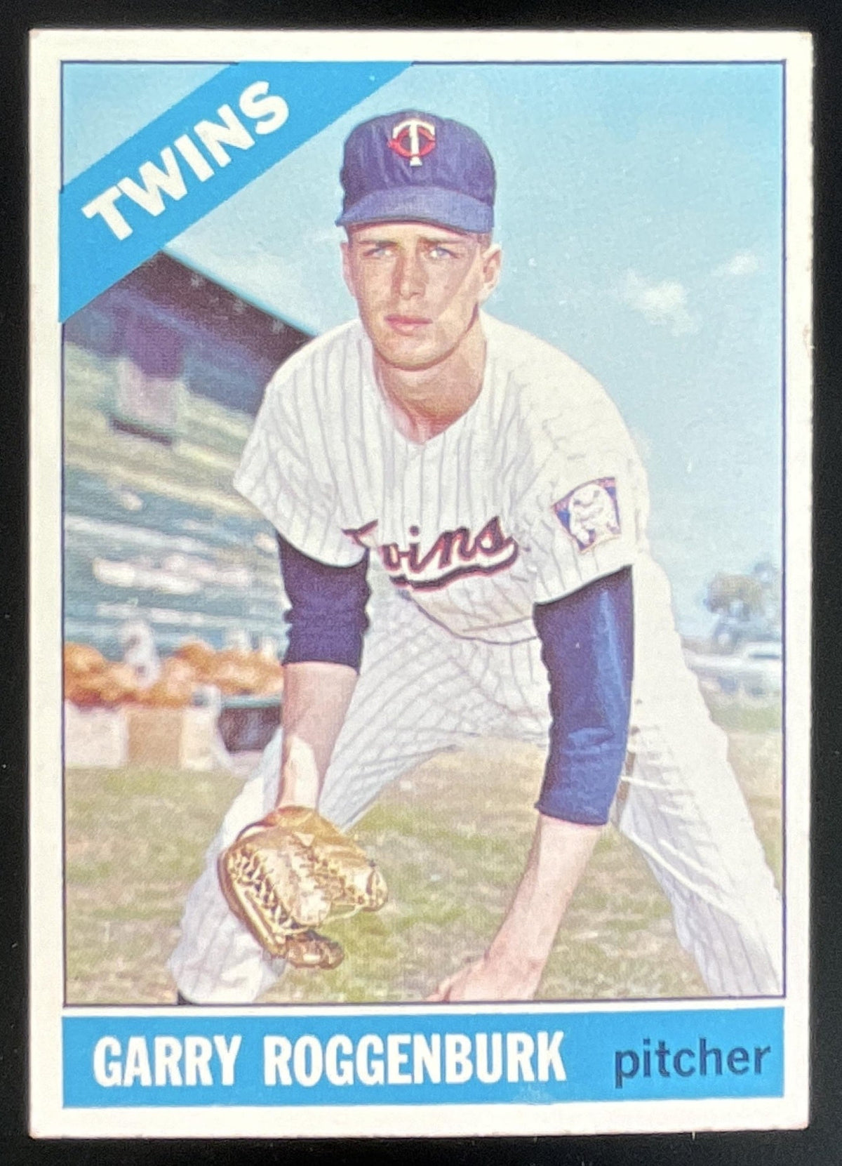 1966 Topps #582 Garry Roggenburk product image 1, provided for visual reference and product detail review