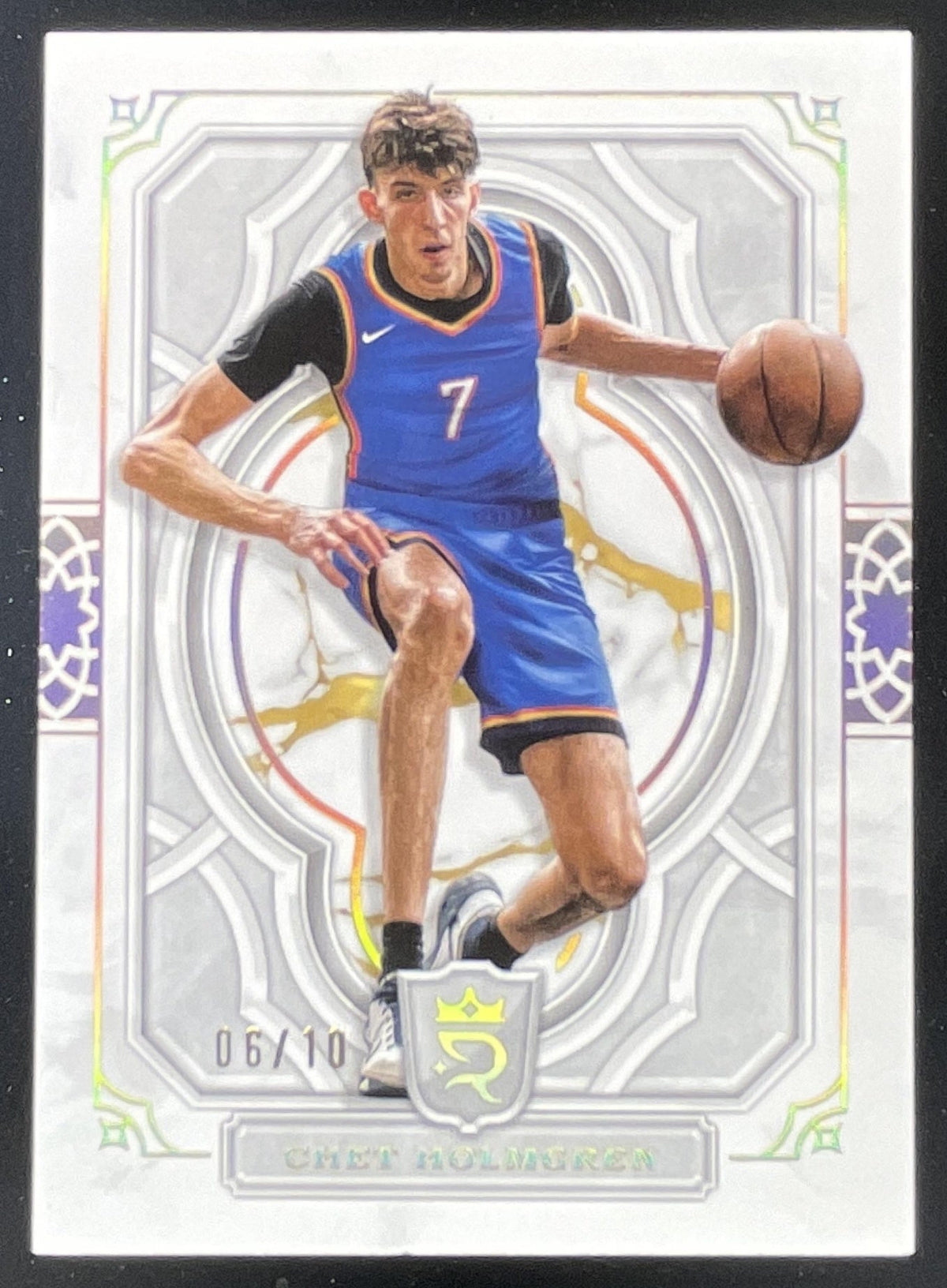 2023-24 Topps Royalty Collection Gold #42 Chet Holmgren /10 product image 1, provided for visual reference and product