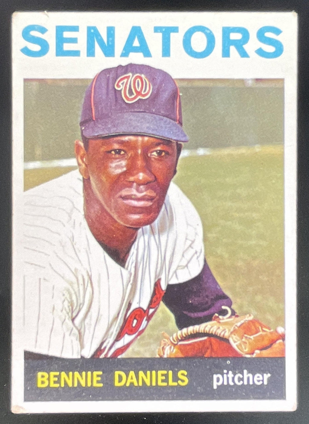 1964 Topps #587 Bennie Daniels product image 1, provided for visual reference and product detail review